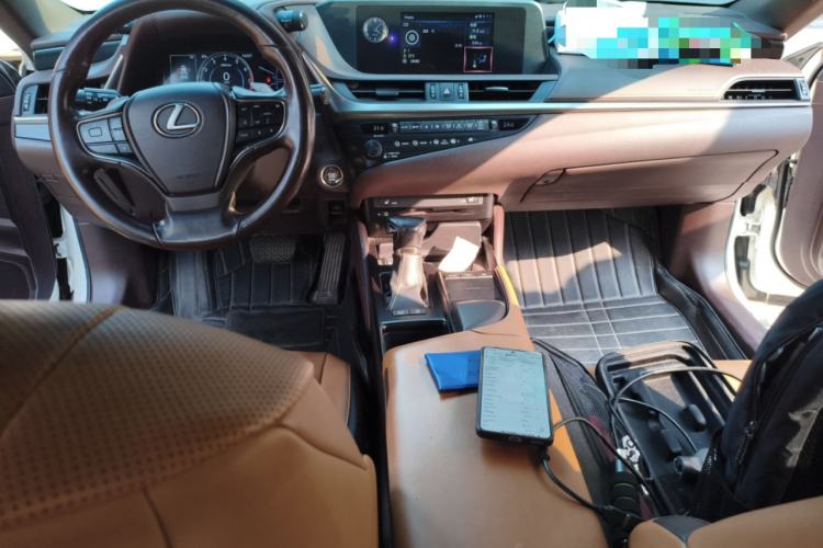 Used Lexus ES 2018 200 Excellence Edition China V Standard Center Console