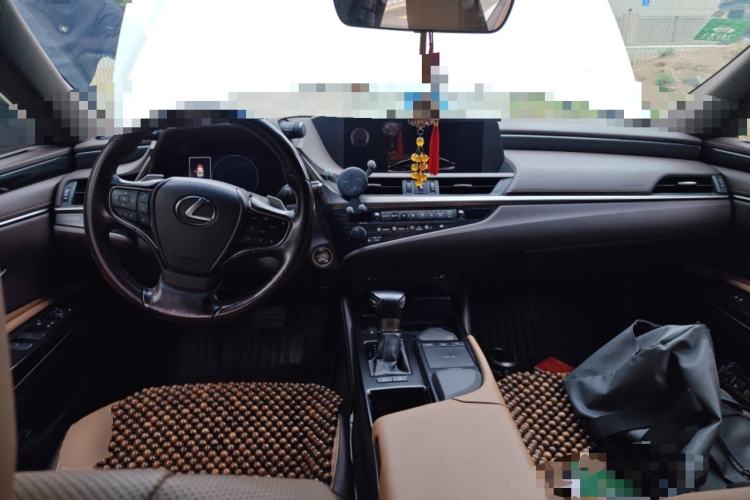 Used Lexus ES 2018 200 Excellence Edition China V Standard Center Console