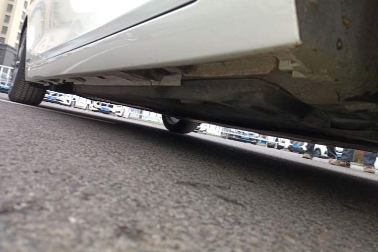 Used Lexus ES 2018 300h Premier Edition China VI Standard Chassis Front Right