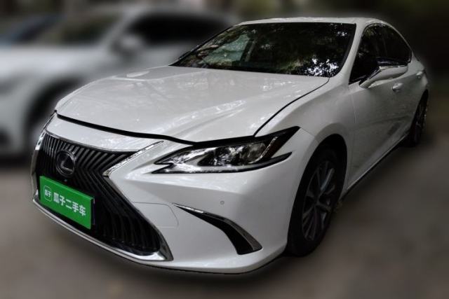 Used Lexus ES 2018 300h Premier Edition China VI Standard