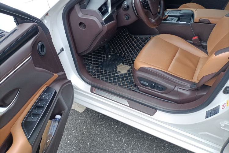 Used Lexus ES 2018 200 Excellence Edition China V Standard Driver Seat