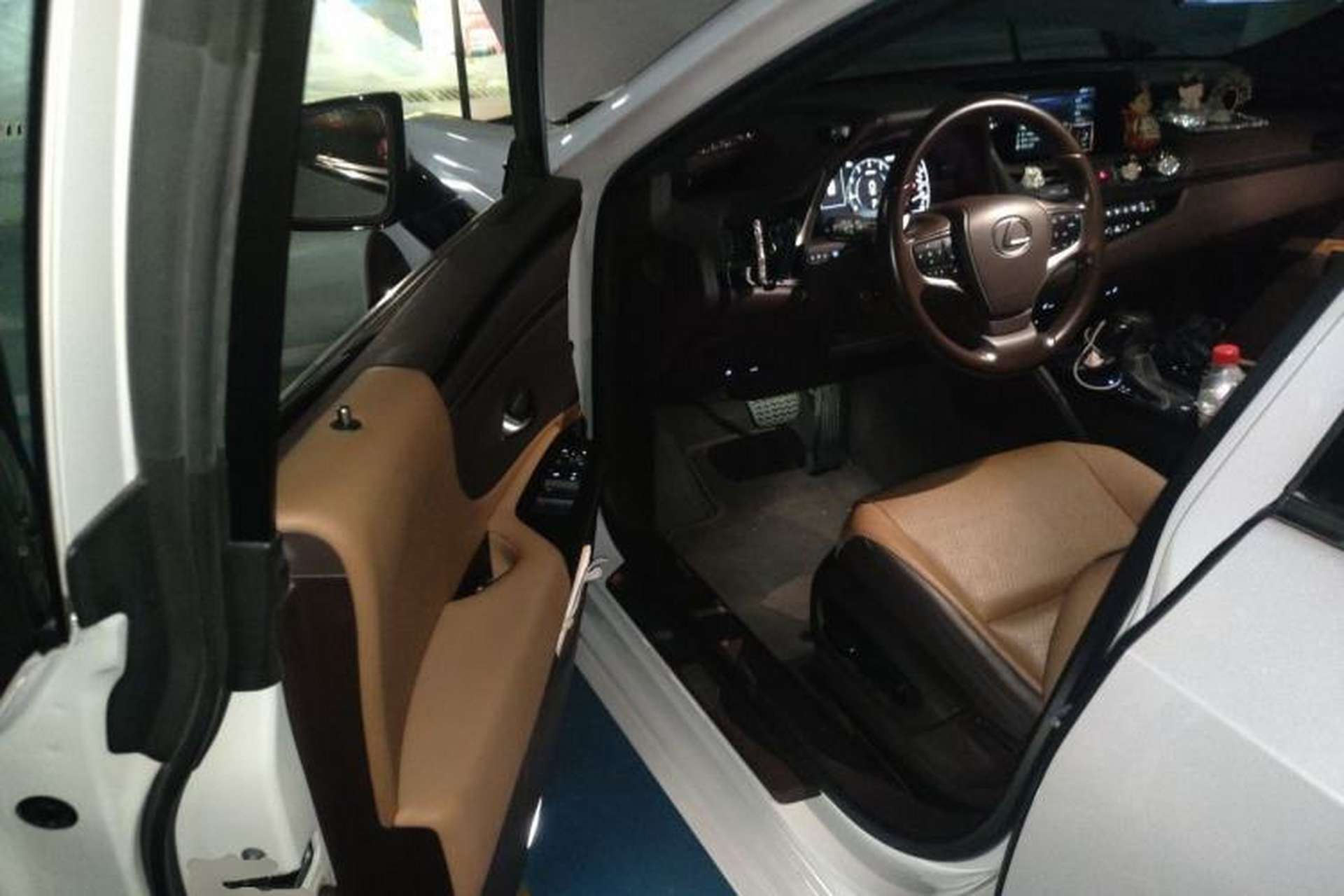 Used Lexus ES 2018 200 Excellence Edition China V Standard Driver Seat