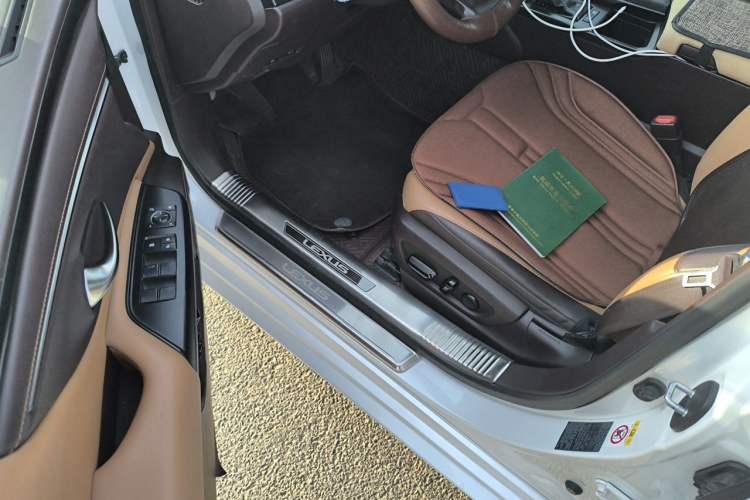 Used Lexus ES 2018 300h Premier Edition China VI Standard Driver Seat