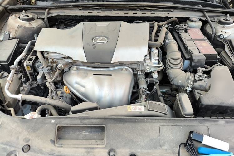 Used Lexus ES 2018 200 Excellence Edition China V Standard Engine Bay