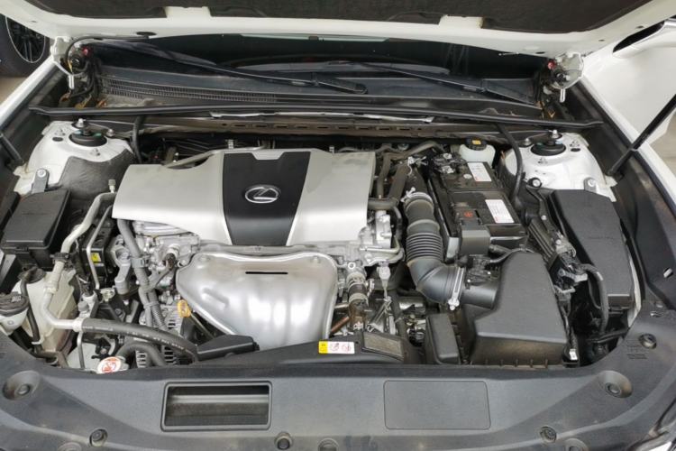 Used Lexus ES 2018 200 Excellence Edition China V Standard Engine Bay