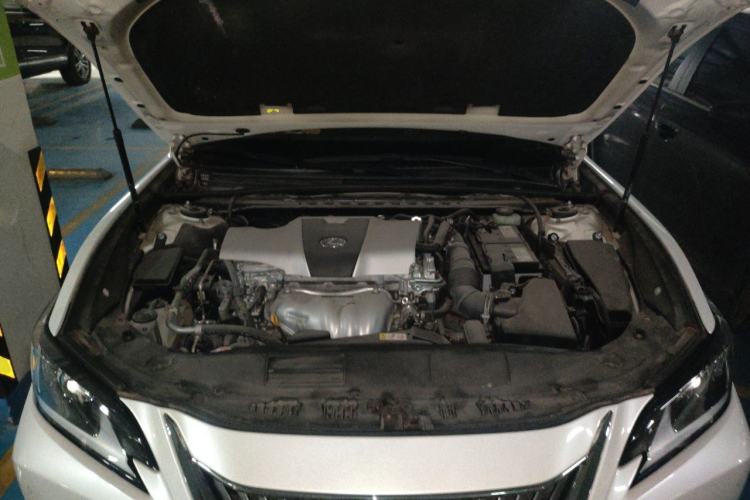Used Lexus ES 2018 200 Excellence Edition China V Standard Engine Bay