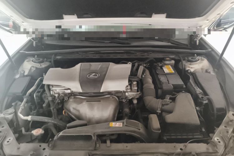 Used Lexus ES 2018 200 Excellence Edition China VI Standard Engine Bay