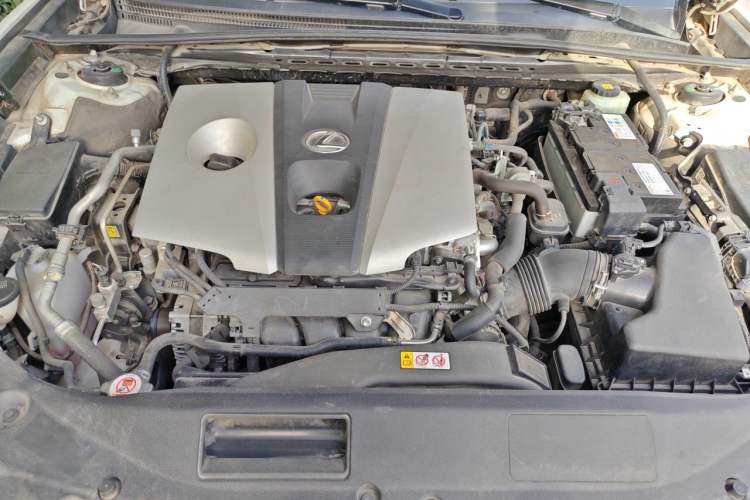 Used Lexus ES 2018 260 Excellence Edition China V Standard Engine Bay