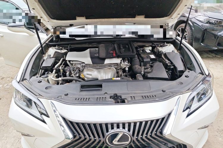 Used Lexus ES 2018 200 Excellence Edition China V Standard Engine Bay