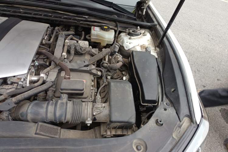 Used Lexus ES 2018 300h Premier Edition China VI Standard Engine Bay Left