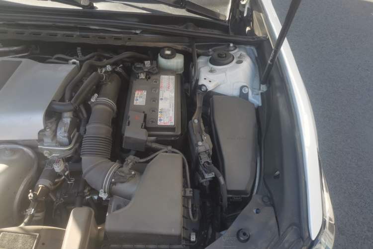 Used Lexus ES 2018 200 Excellence Edition China V Standard Engine Bay Left