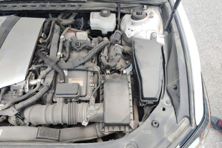 Used Lexus ES 2018 300h Premium Edition China V Standard Engine Bay Left