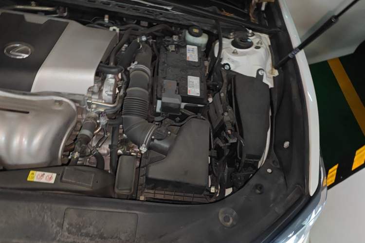 Used Lexus ES 2018 200 Excellence Edition China VI Standard Engine Bay Left
