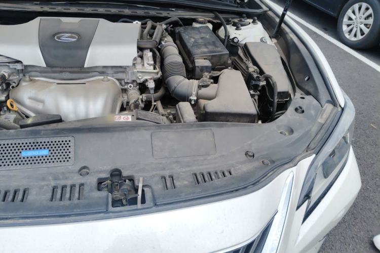Used Lexus ES 2018 200 Excellence Edition China V Standard Engine Bay Left
