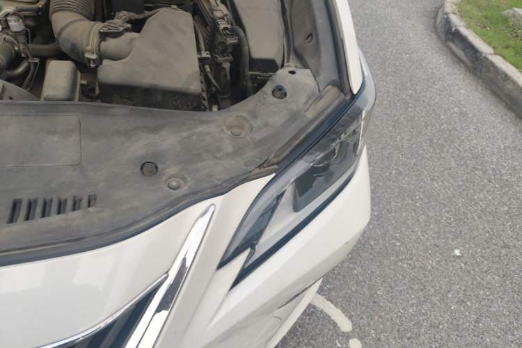Used Lexus ES 2018 200 Excellence Edition China V Standard Engine Bay Left