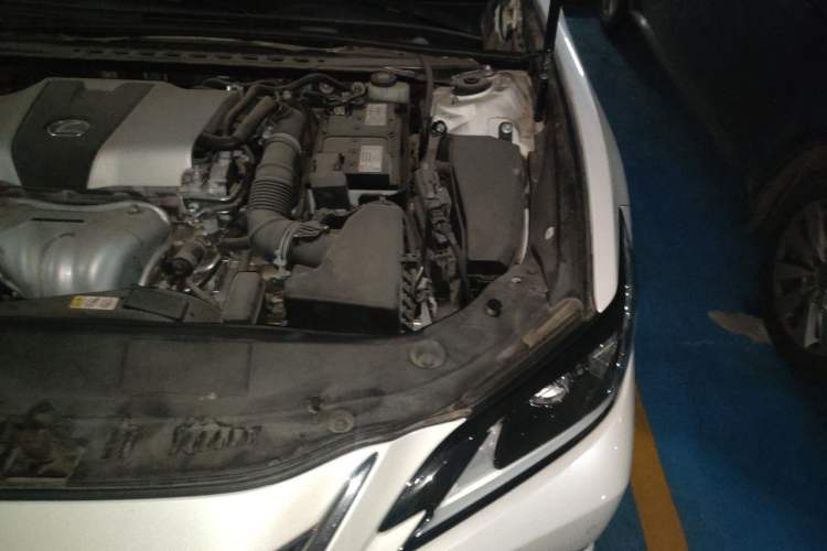 Used Lexus ES 2018 200 Excellence Edition China V Standard Engine Bay Left