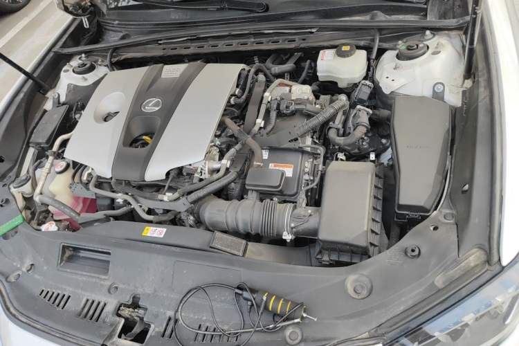 Used Lexus ES 2018 300h Premier Edition China V Standard Engine Bay Left