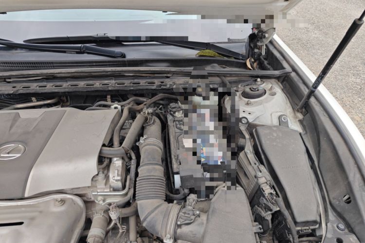 Used Lexus ES 2018 200 Excellence Edition China V Standard Engine Bay Left
