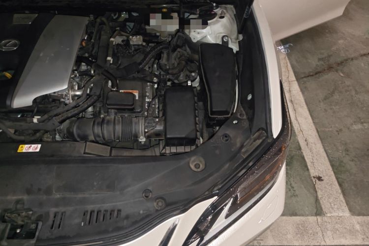 Used Lexus ES 2018 300h Premium Edition China V Standard Engine Bay Left