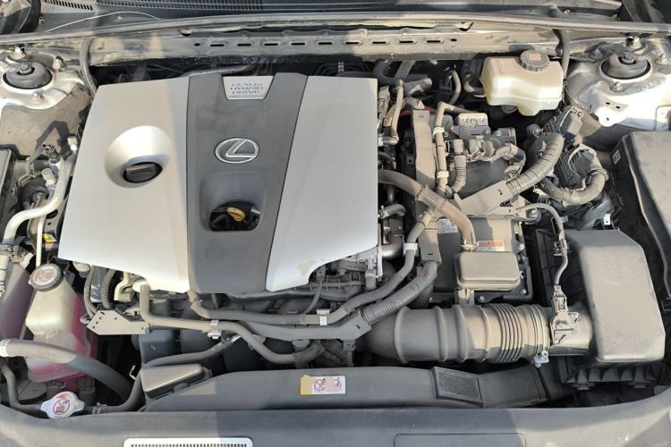 Used Lexus ES 2018 300h Premier Edition China VI Standard Engine Bay