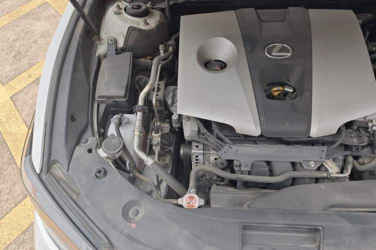Used Lexus ES 2018 260 F SPORT China V Standard Engine Bay Right
