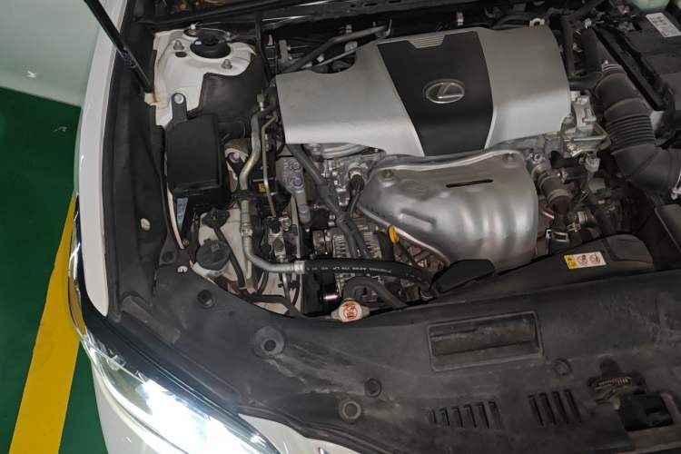 Used Lexus ES 2018 200 Excellence Edition China VI Standard Engine Bay Right