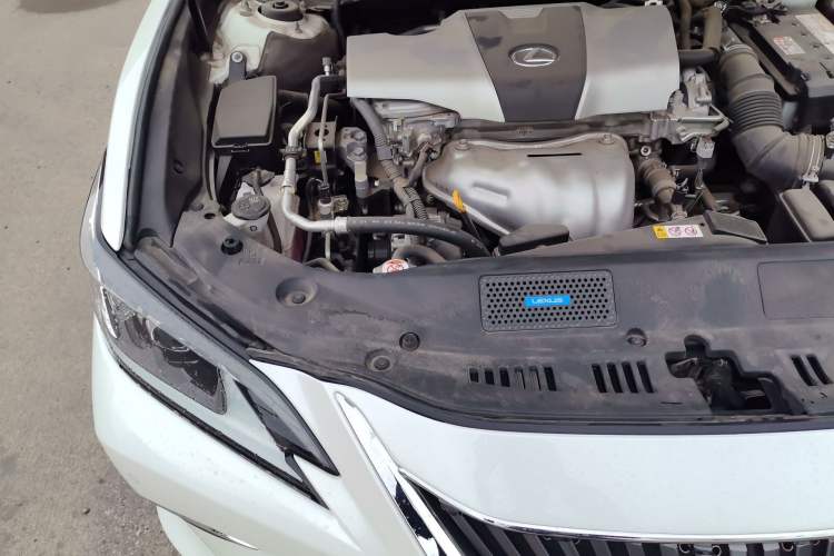 Used Lexus ES 2018 200 Excellence Edition China V Standard Engine Bay Right