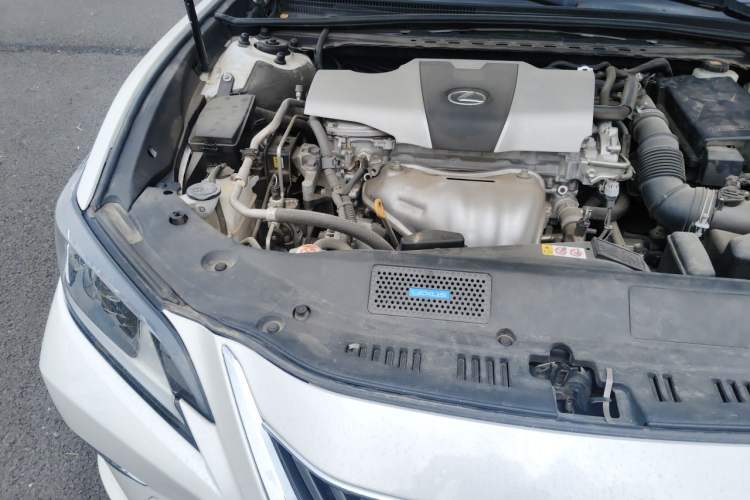 Used Lexus ES 2018 200 Excellence Edition China V Standard Engine Bay Right