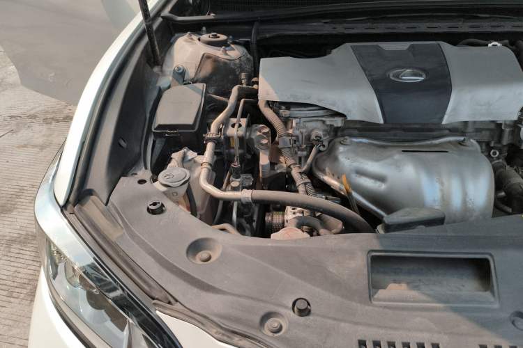 Used Lexus ES 2018 200 Excellence Edition China V Standard Engine Bay Right