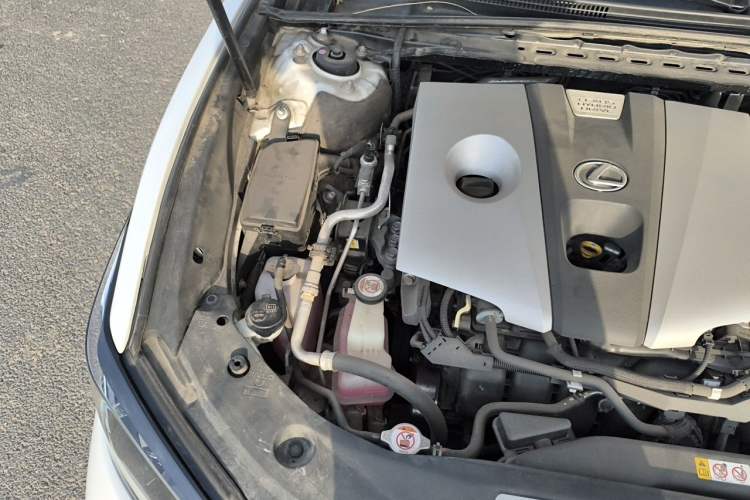 Used Lexus ES 2018 300h Premier Edition China VI Standard Engine Bay Right