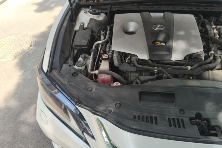 Used Lexus ES 2018 300h Premium Edition China V Standard Engine Bay Right