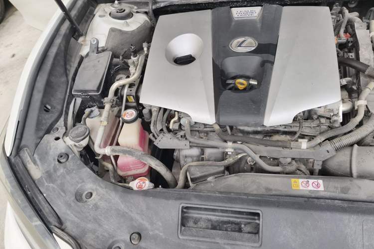 Used Lexus ES 2018 300h Premier Edition China VI Standard Engine Bay Right