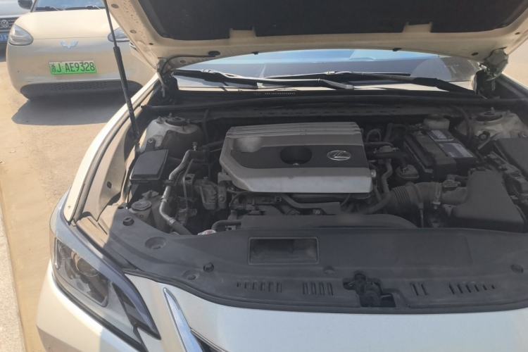 Used Lexus ES 2018 200 Excellence Edition China VI Standard Engine Bay Right