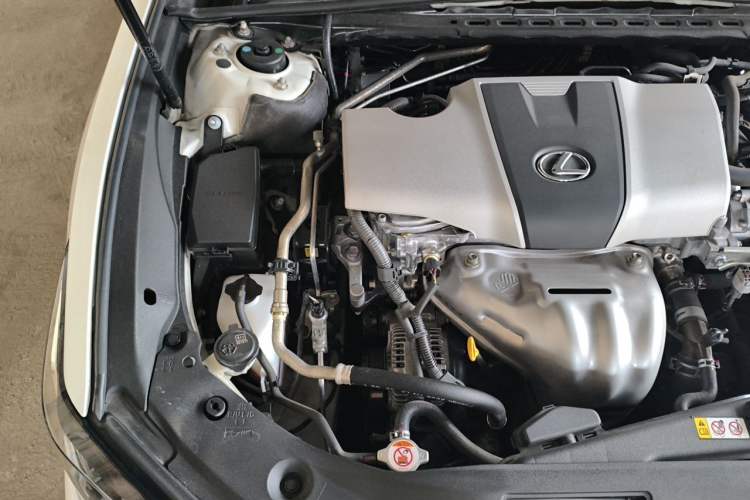 Used Lexus ES 2018 200 Excellence Edition China V Standard Engine Bay Right