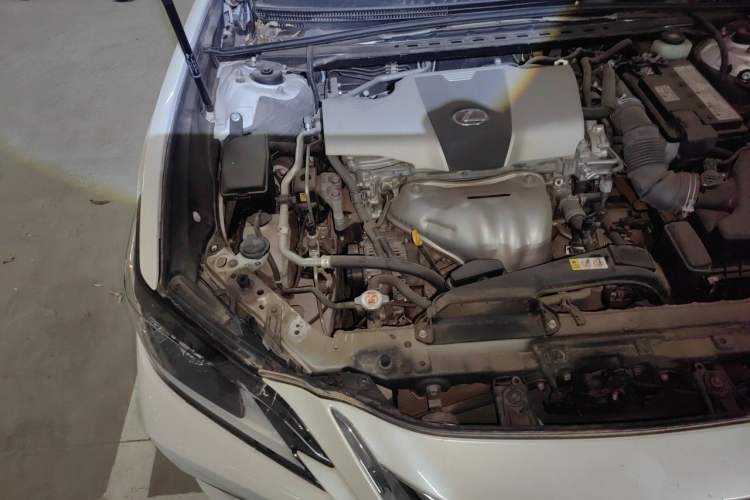 Used Lexus ES 2018 200 Excellence Edition China V Standard Engine Bay Right