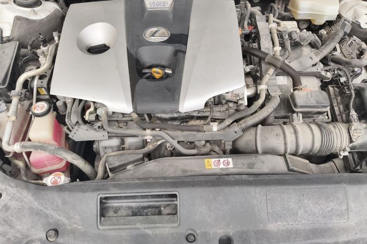Used Lexus ES 2018 300h Premier Edition China VI Standard Engine Bay