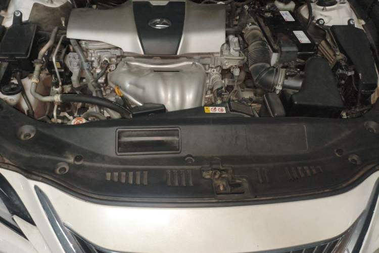 Used Lexus ES 2018 200 Excellence Edition China V Standard Engine Bay