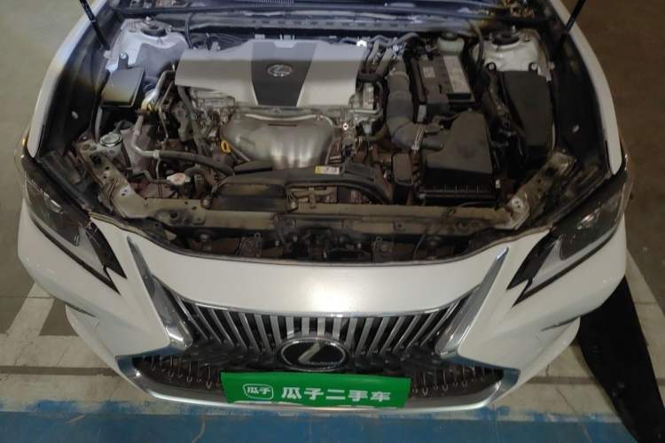 Used Lexus ES 2018 200 Excellence Edition China V Standard Engine Bay