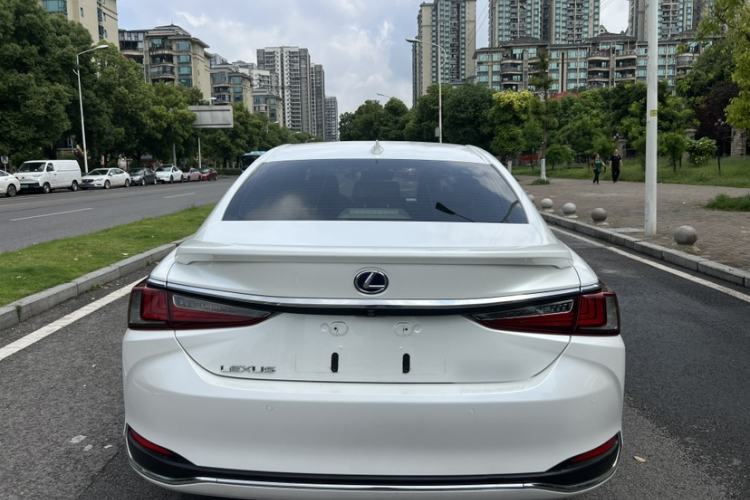 Used Lexus ES 2018 300h Premier Edition China VI Standard Exterior 1