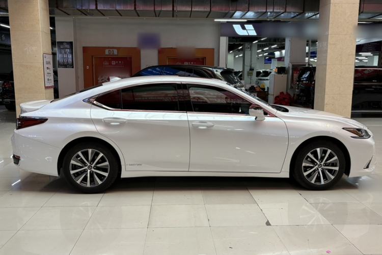 Used Lexus ES 2018 300h Premier Edition China VI Standard Exterior 1