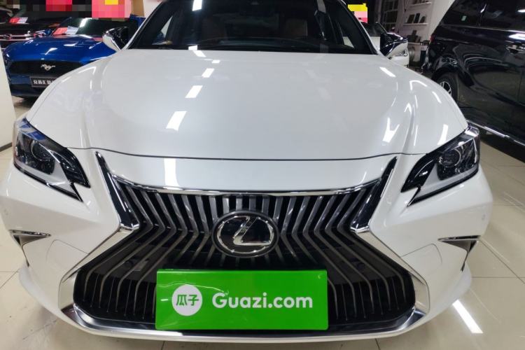 Used Lexus ES 2018 200 Excellence Edition China V Standard Exterior 1