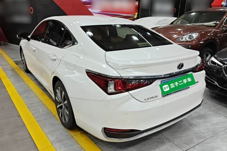 Used Lexus ES 2018 300h Premier Edition China V Standard Exterior 2