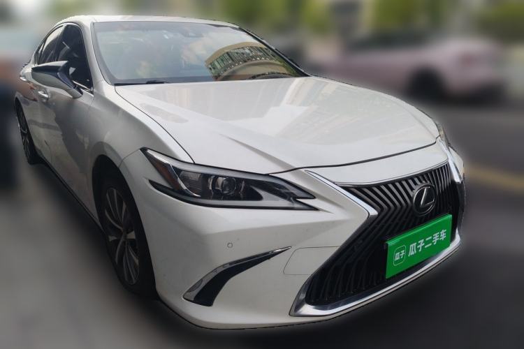 Used Lexus ES 2018 200 Excellence Edition China V Standard Exterior 2