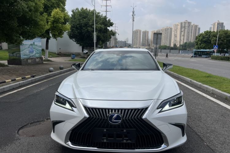 Used Lexus ES 2018 300h Premier Edition China VI Standard Exterior 2