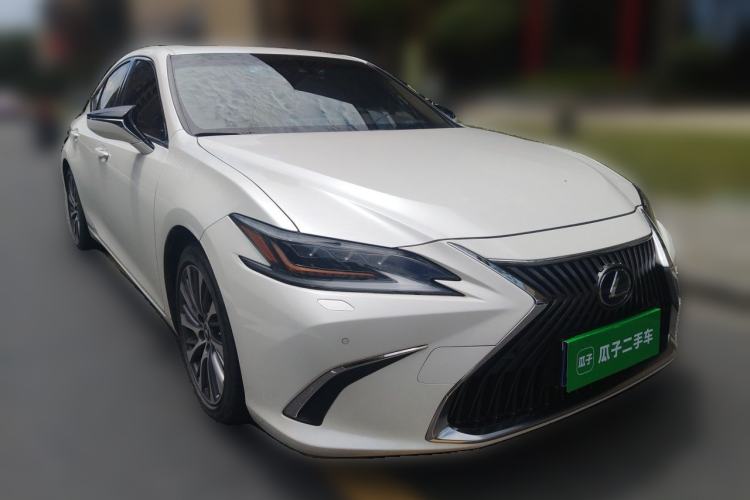 Used Lexus ES 2018 300h Premium Edition China V Standard Exterior 2