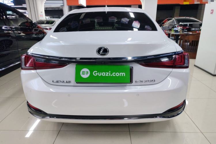 Used Lexus ES 2018 200 Excellence Edition China V Standard Exterior 2