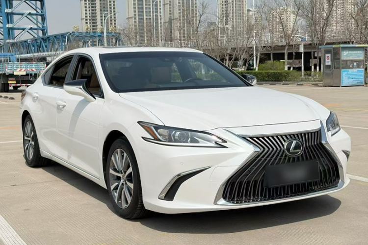 Used Lexus ES 2018 200 Excellence Edition China V Standard Exterior 2