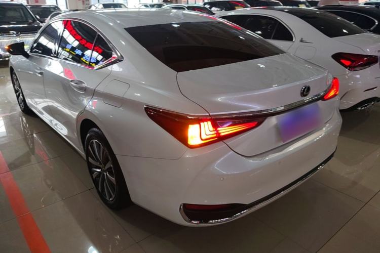 Used Lexus ES 2018 200 Excellence Edition China V Standard Exterior 2