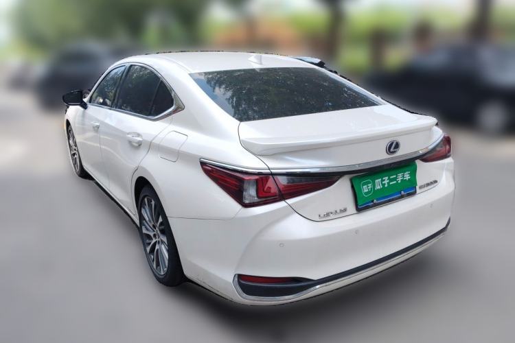 Used Lexus ES 2018 300h Premium Edition China V Standard Exterior 3