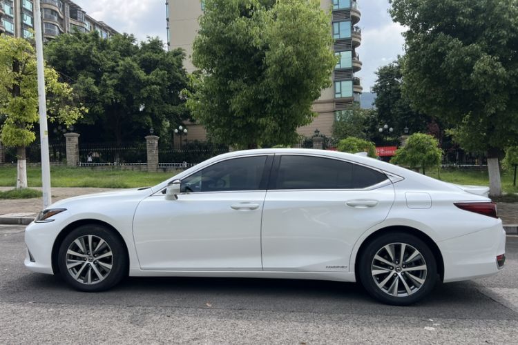 Used Lexus ES 2018 300h Premier Edition China VI Standard Exterior 3